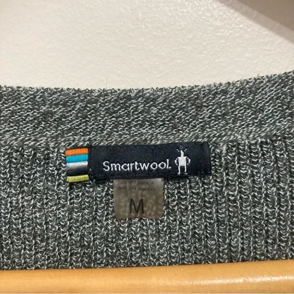 Smartwool Vneck Wool Sweater Size Medium Dark Grey - Picture 12 of 12